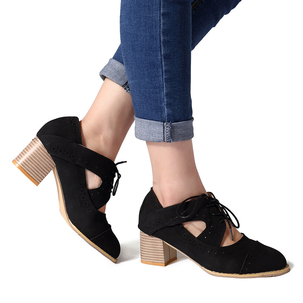 
	Women Brogue Carved Chunky Heel Shoes