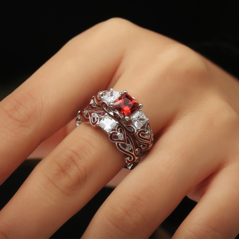 
	2 Pcs Stackable Cocktail Rings Cubic Zirconia Rings Red Heart Wedding Engagement Rings for Women