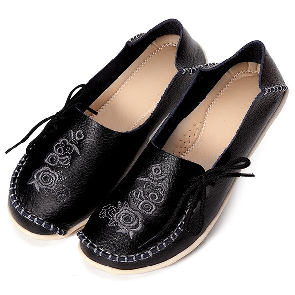 
	LOSTISY Women Large Size Floral Embroidery Stitching Soft Flats Leather Loafers